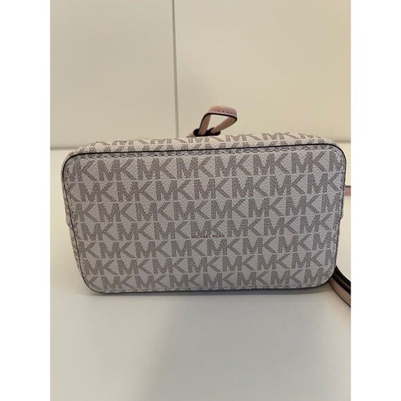 MICHAEL KORS Suri Small Logo Crossbody Bag - Picture 2 of 3